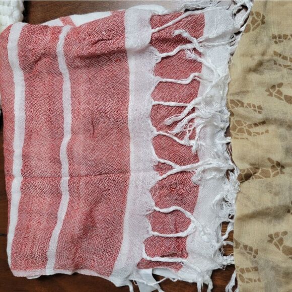 Scarves lot of 5 Women's variety of Scarves Pre-owned - Picture 6 of 9